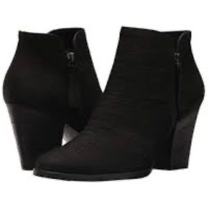 Paul Green Black Nubuck Malibu Booties Size 8